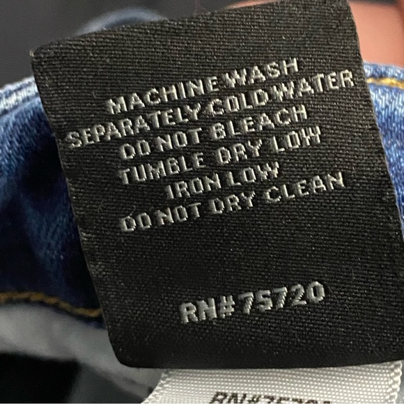 Buckle Black Women’s Distressed Denim Medium Wash Stretch Mom Jeans Size 33x30 - Picture 13 of 14